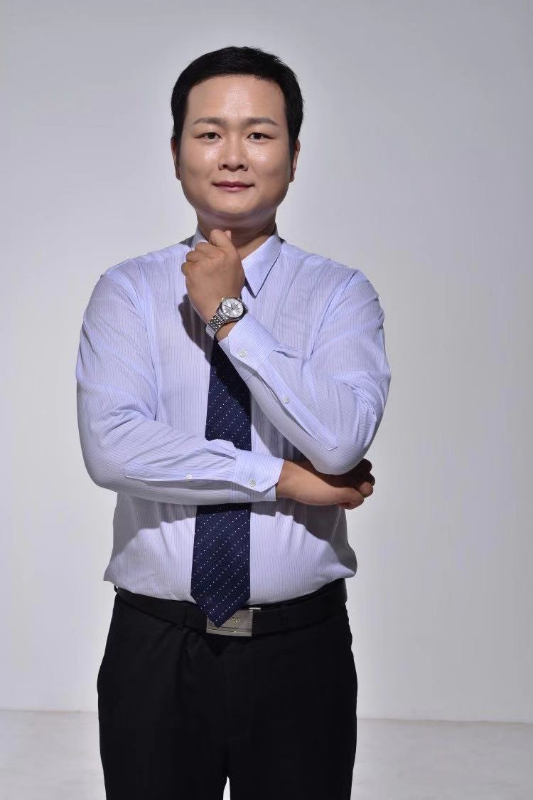 播音与节目主持专业教师 张虎(图1) 华唐艺术学校,播音与节目主持专业教师,张虎